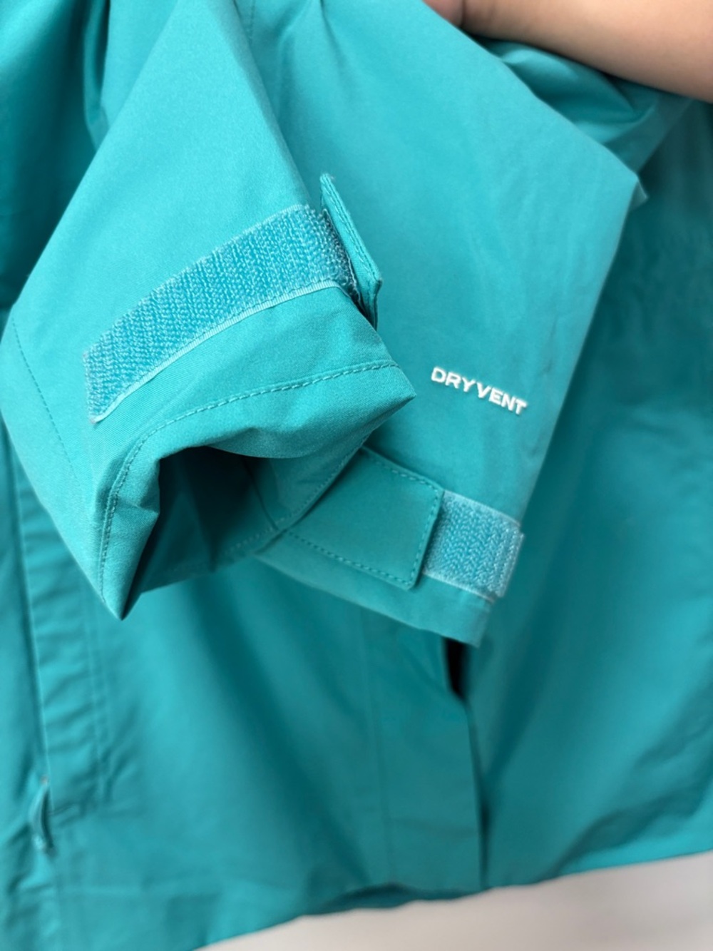 THE NORTH FACE WOMENS CITY BREEZE RAIN JACKET! - Picture 4 of 8